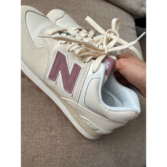 New Balance 574 Beige and Black Sneakers - Size US 9 1 use - Picture 2 of 5